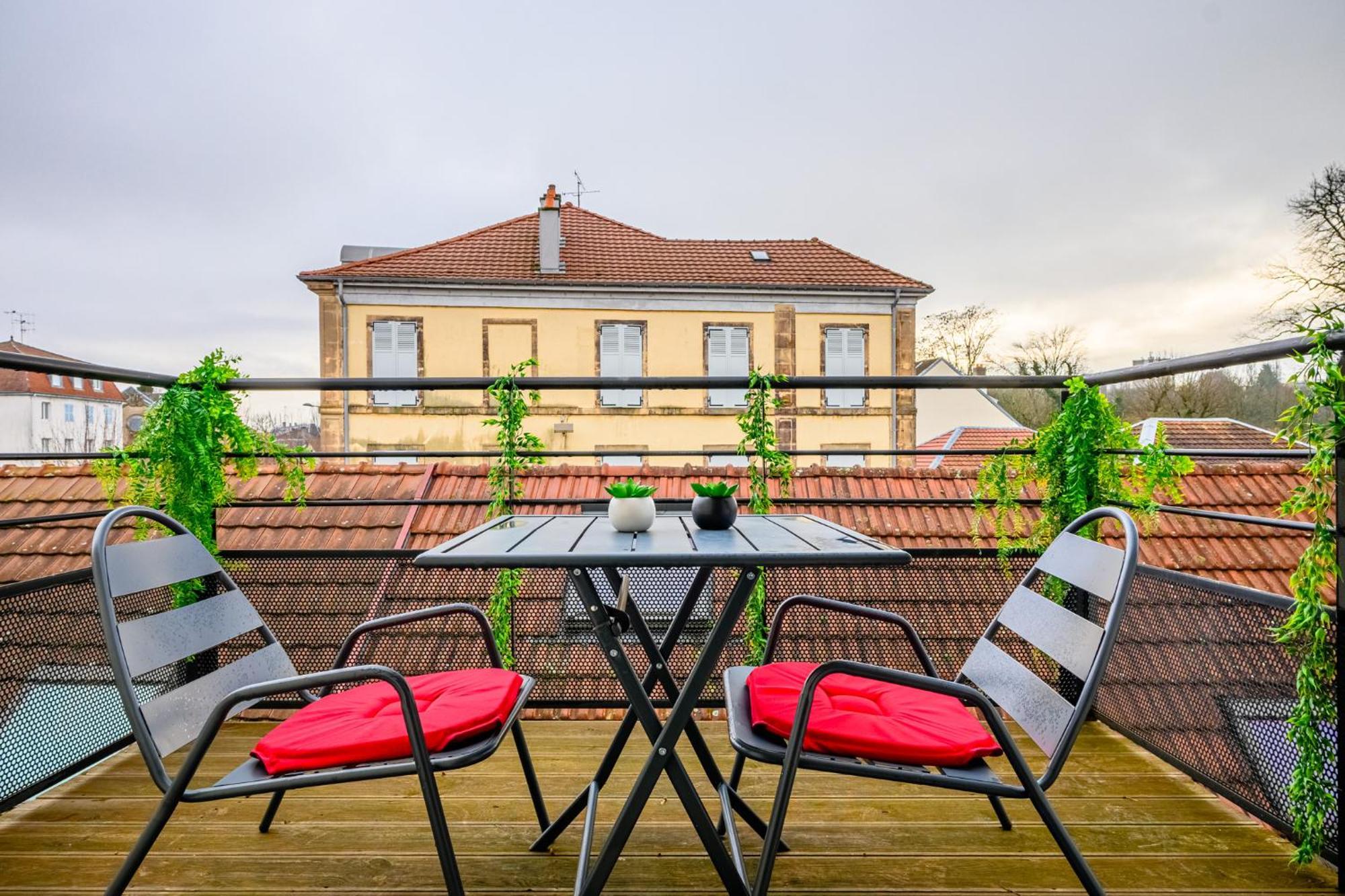 Le Charles Appartement Montbéliard Buitenkant foto