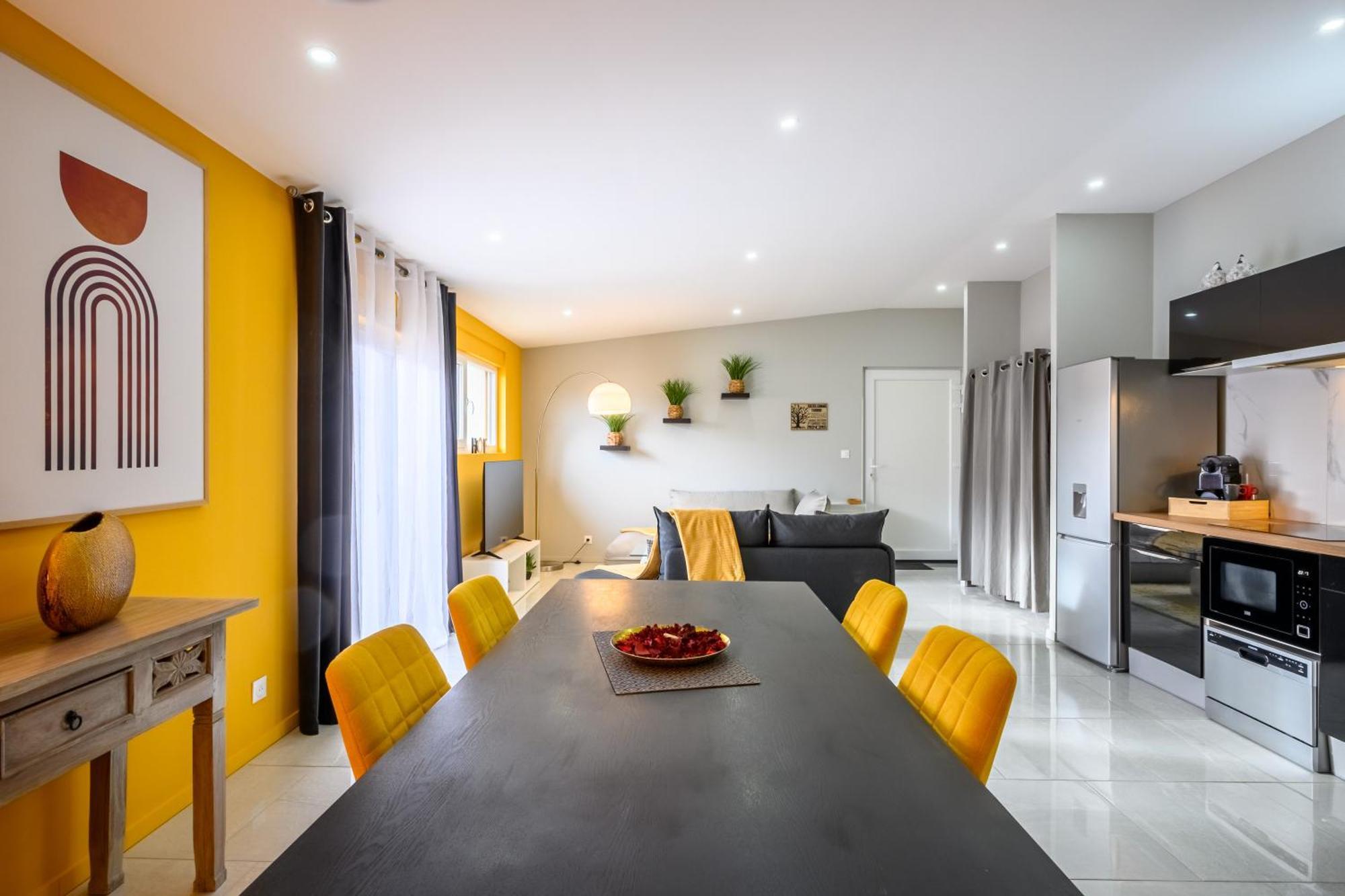 Le Charles Appartement Montbéliard Buitenkant foto